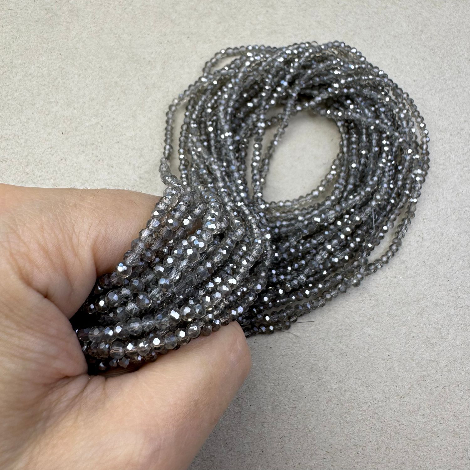 Cristal Dona Facetada Transparente Lustre 3 x 2.5 mm Gris