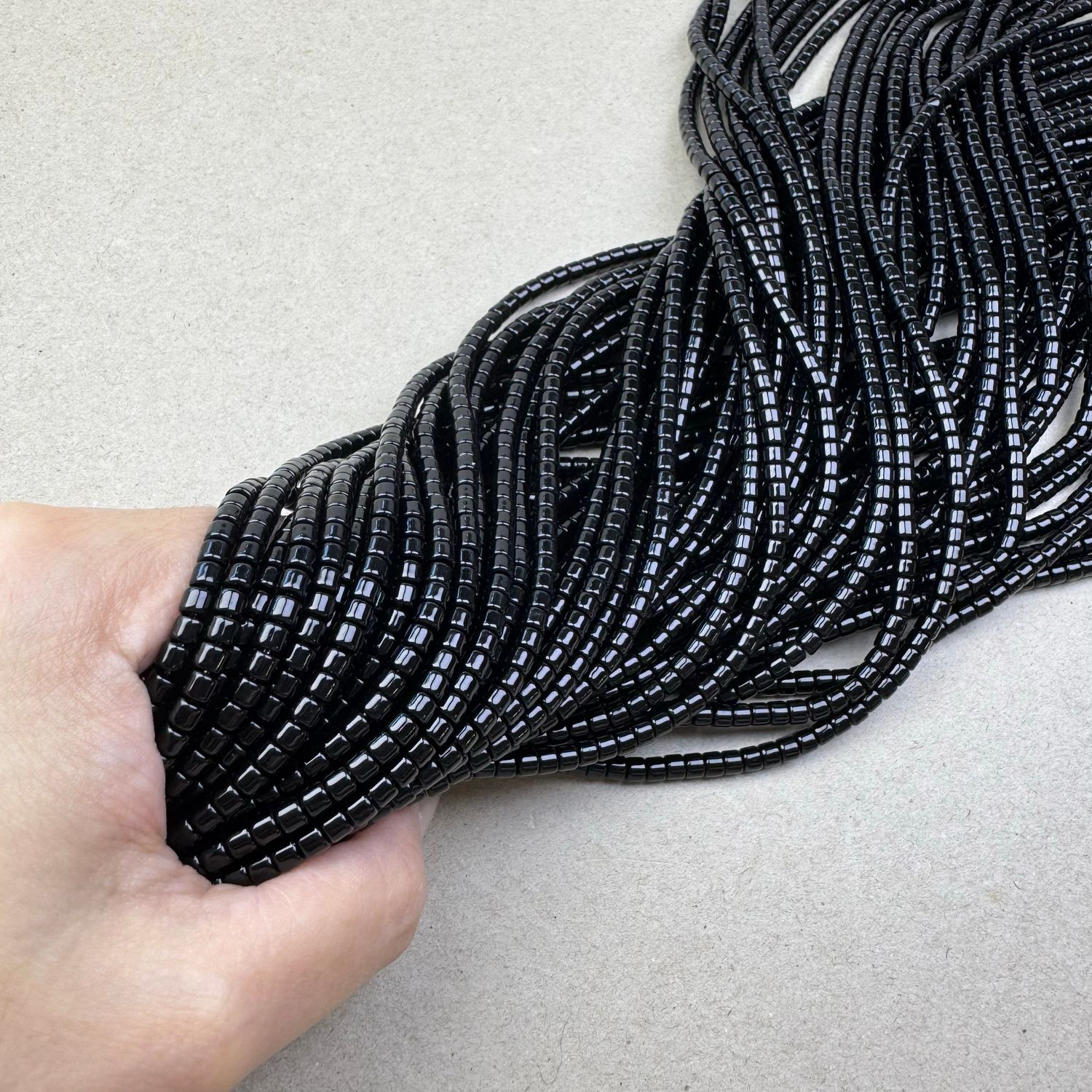 Vidrio Barril Opaco 4.5 x 3.5 mm Negro