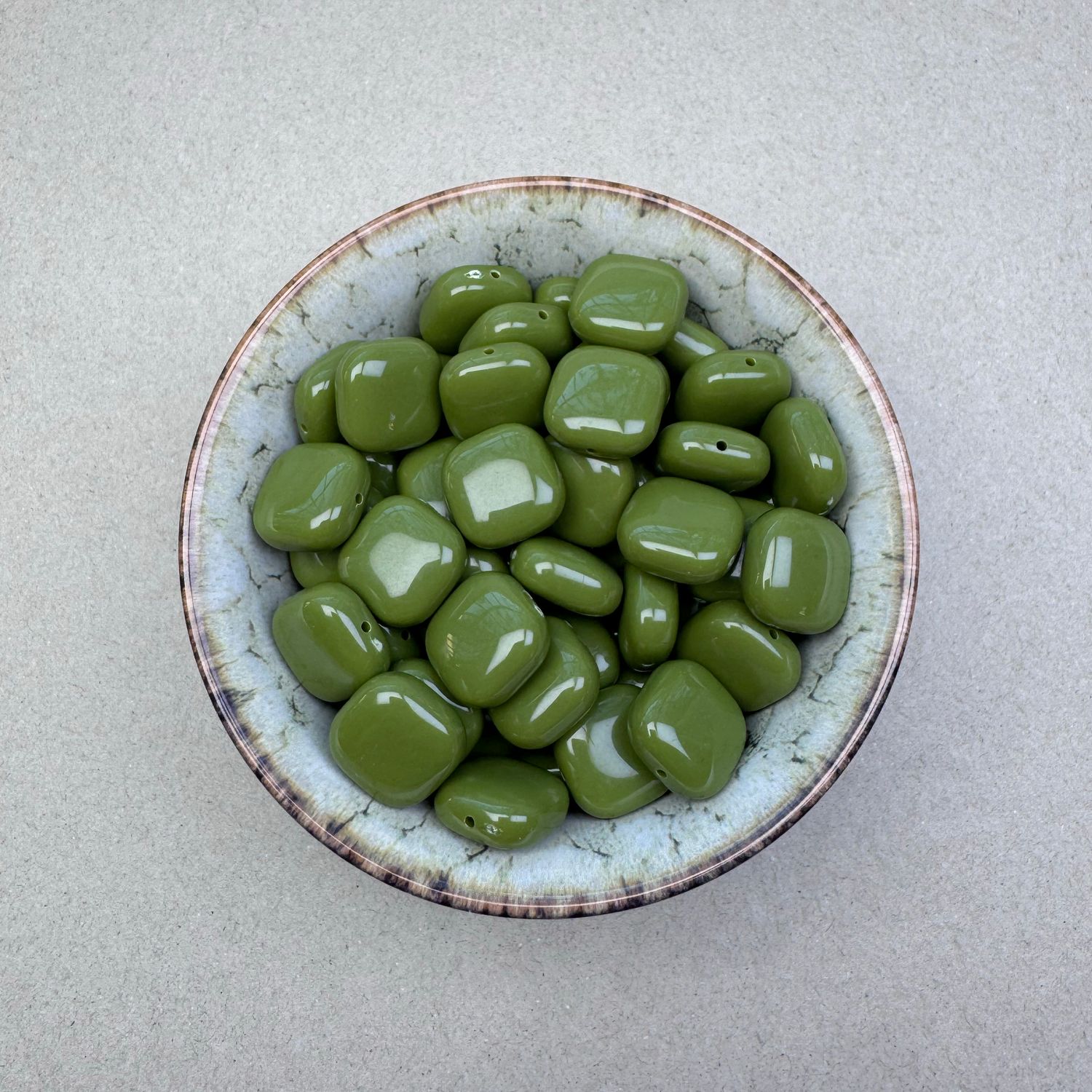 Acrílico Cubo Chato Opaco 15 x 15 x 7.5 mm Verde Oliva
