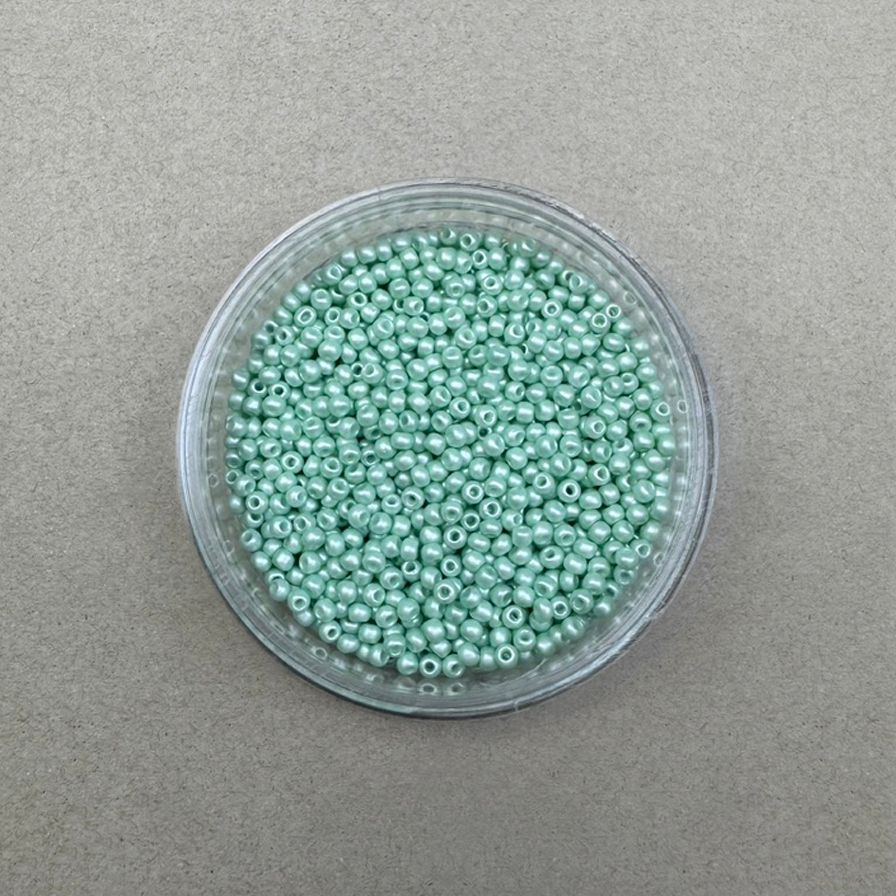 Mostacilla Redonda Calibrada 11/0 (2.3 x 1.5 mm) Metalizada Mate Verde Menta