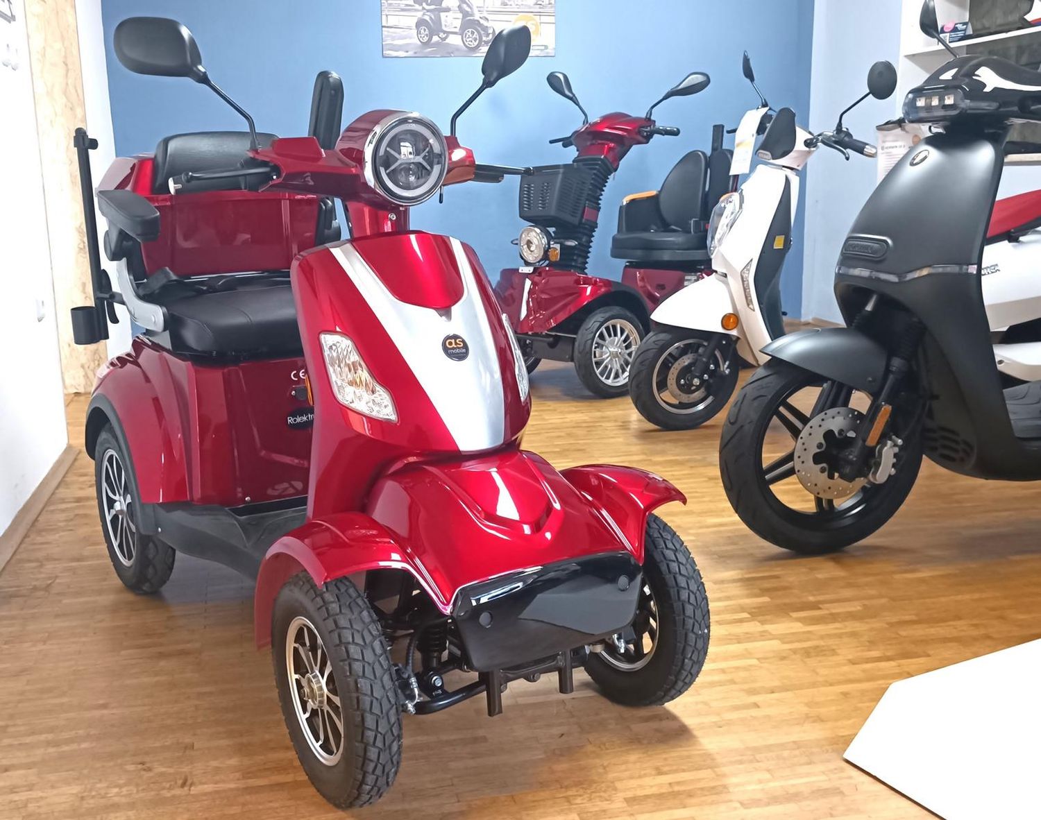 Rolektro E-Quad 15 V.3 Lithium, Rot, 15 km/h gebraucht | NUR 81 km | Seniorenmobil - Fahren ohne Führerschein, auch auf Gehwegen, Radwegen, Fußgängerzonen