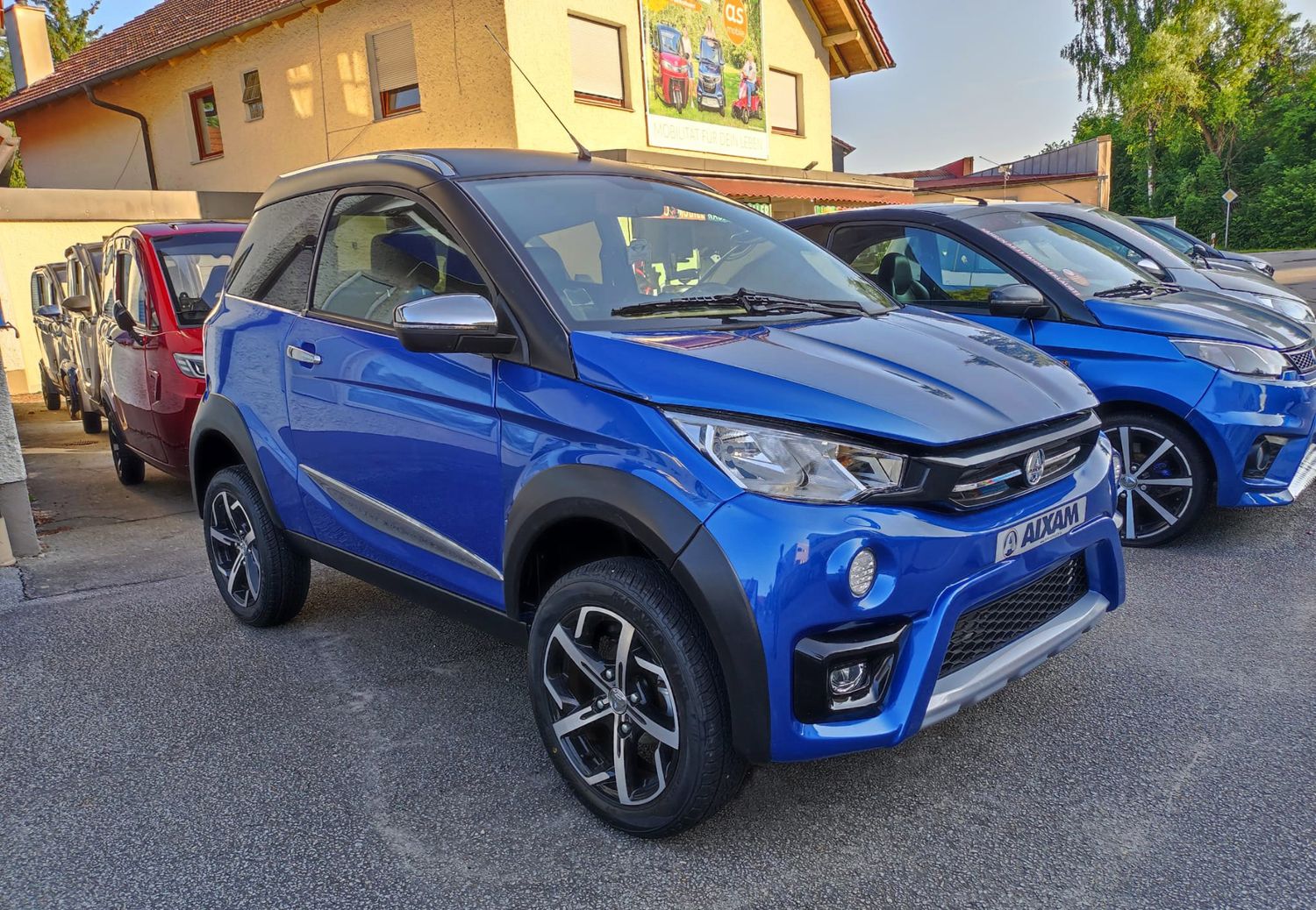 AIXAM CROSSOVER PREMIUM mit nur 3.711 km, BJ 2023 | Mopedauto gebraucht | Auto 45 km/h Microcar Ligier Kubota