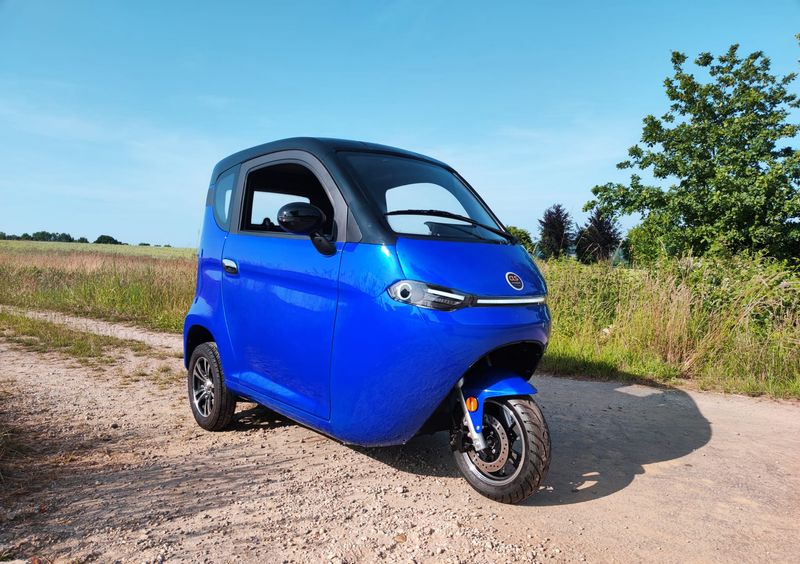 Kabinenroller ATOS 3.1 LITHIUM - Sonderedition PLUS | 45 km/h oder 25 km/h | 100 km Reichweite | Mopedauto, Microcar Elektromobil Kabinenroller ATOS 3.1 LITHIUM - Sonderedition PLUS | 45 km/h oder 25 km/h | 100 km Reichweite | Mopedauto, Microcar Elektromobil
