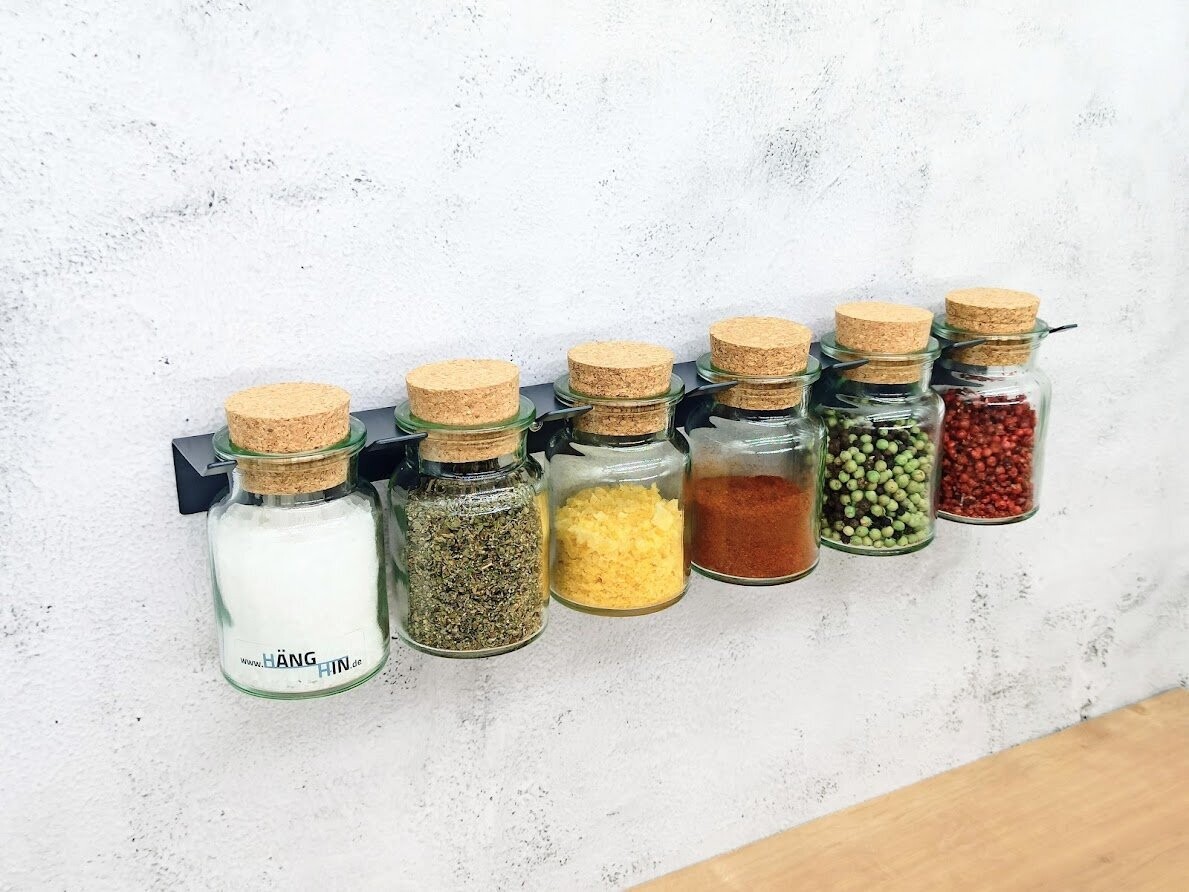 Gewürzregal 6-fach Wandregal passend für Ankerkraut Gläser (anthrazit) Gewürzregal 6-fach Wandregal passend für Ankerkraut Gläser (anthrazit)