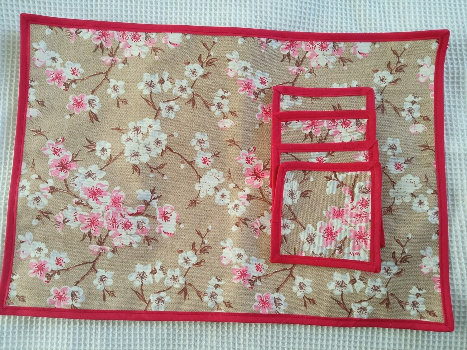 Mantelito individual con 4 posavasos