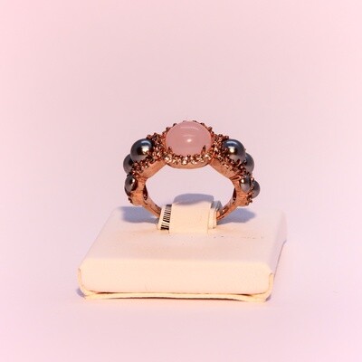Anello in argento rosè con quarzo rosa e perle