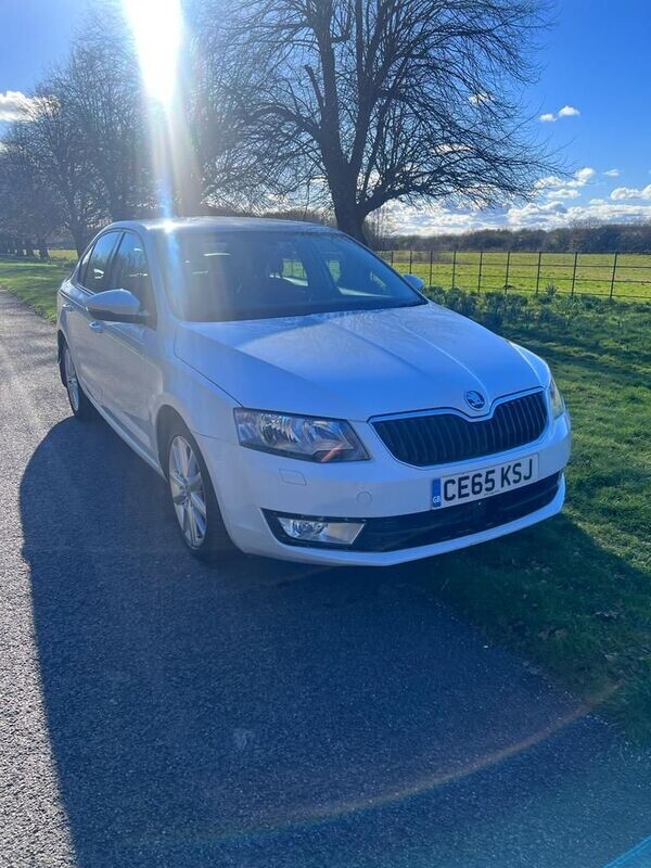 SKODA Octavia SE L (2015)