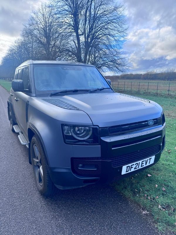 Land Rover Defender 110 HSE (2021)