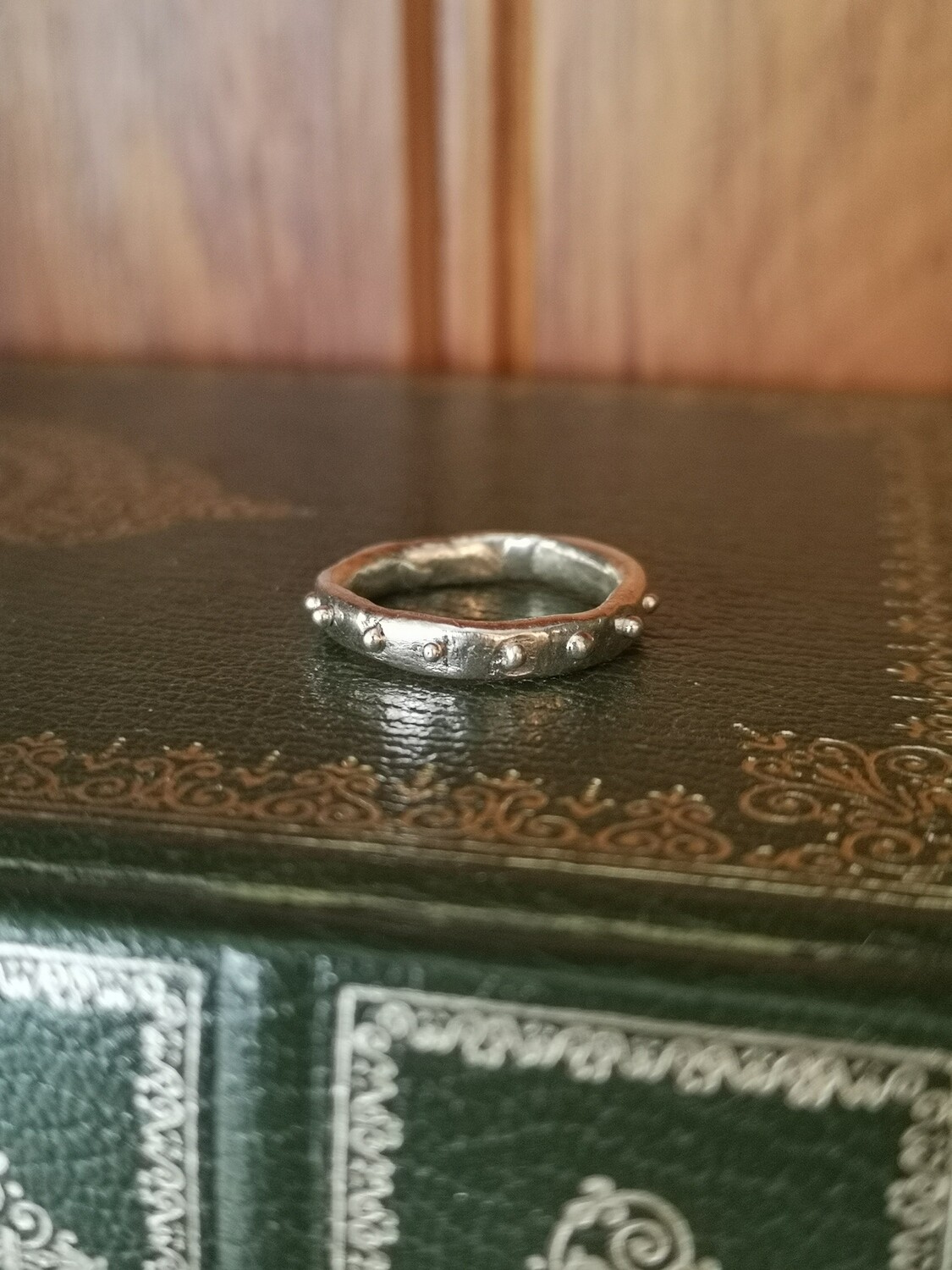 &quot;Endless&quot; textural ring band