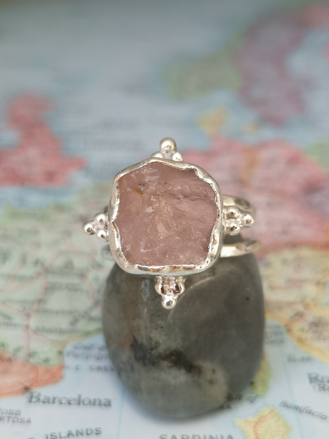 &quot;Compass&quot; ring in raw Rose Quartz