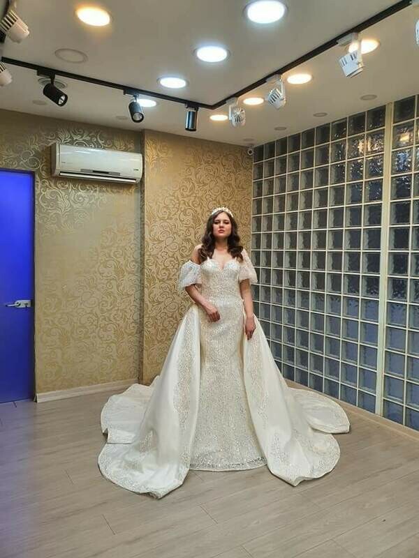 Queen White