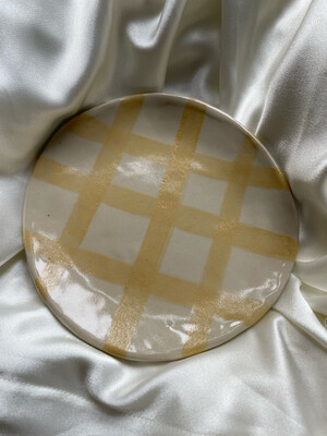 Small Gingham Plate 4