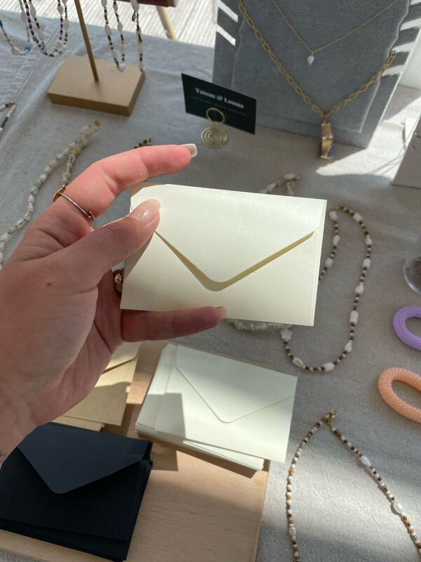 Creme Envelope