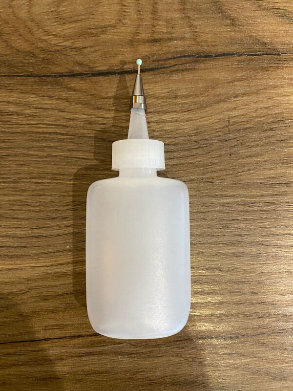 Schreibflasche mit feiner Spitze inclusive Farbe