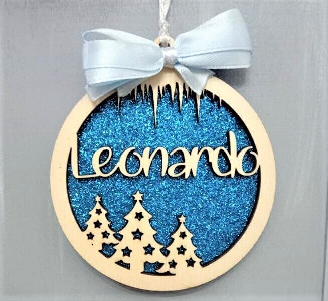 DECORAZIONE ALBERO CON PINI E GHIACCIOLINI