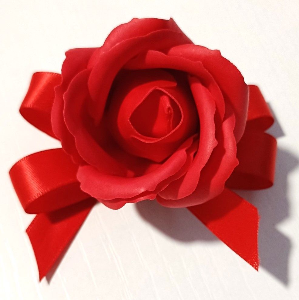 SEGNAPOSTO ROSA DI SAPONE CON FIOCCO E TAG