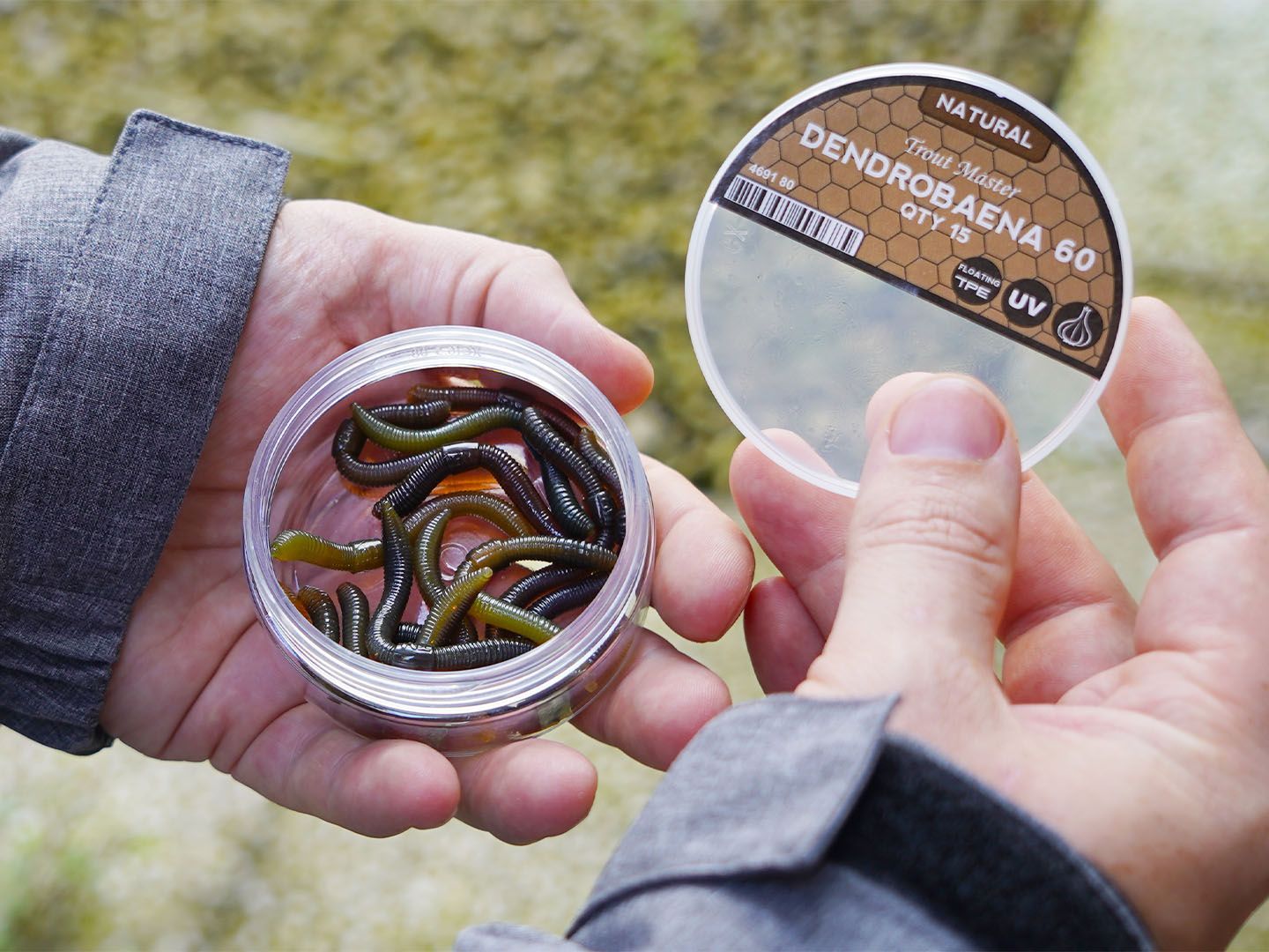 Spro Trout Master Dendrobaena  6cm forel kunstaas in knoflookgeur