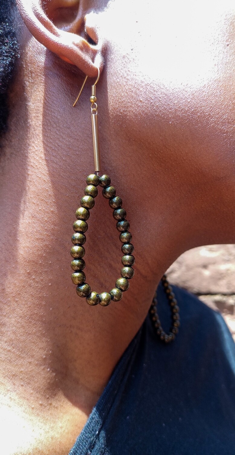 Itumeleng Metallic Bead Loops