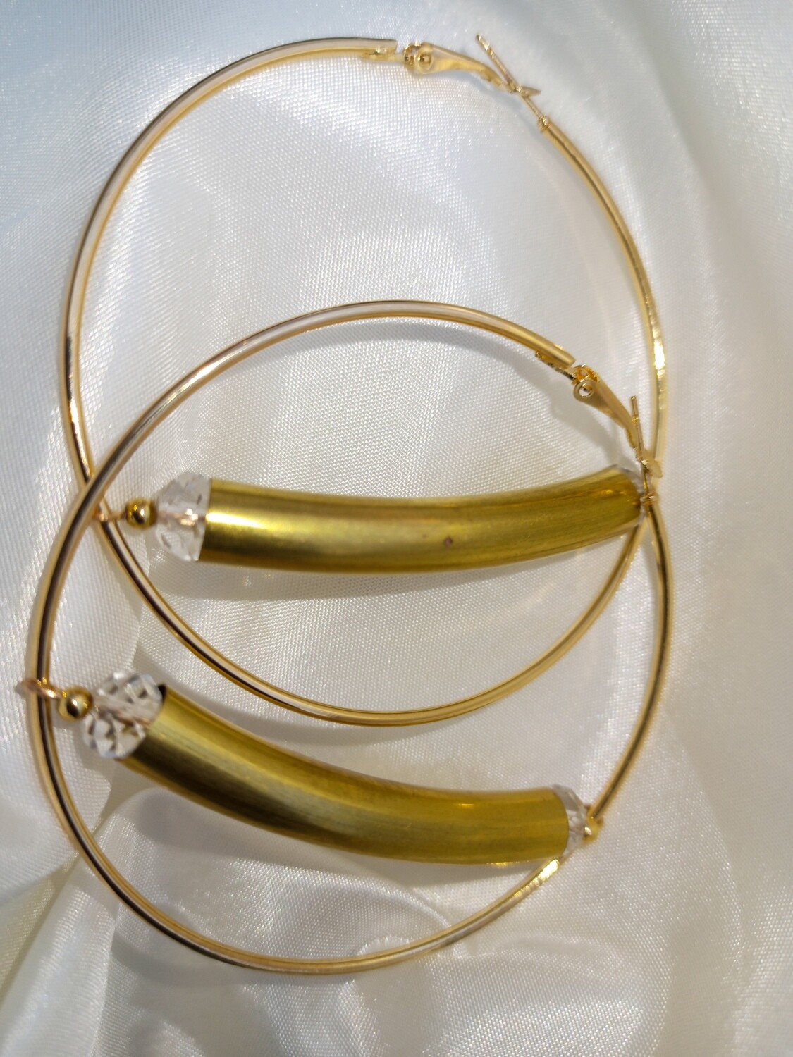 Sihle Gold Curve Loop