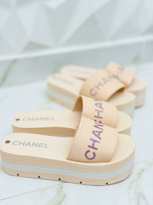 CHANCLAS CON PLATAFORMA