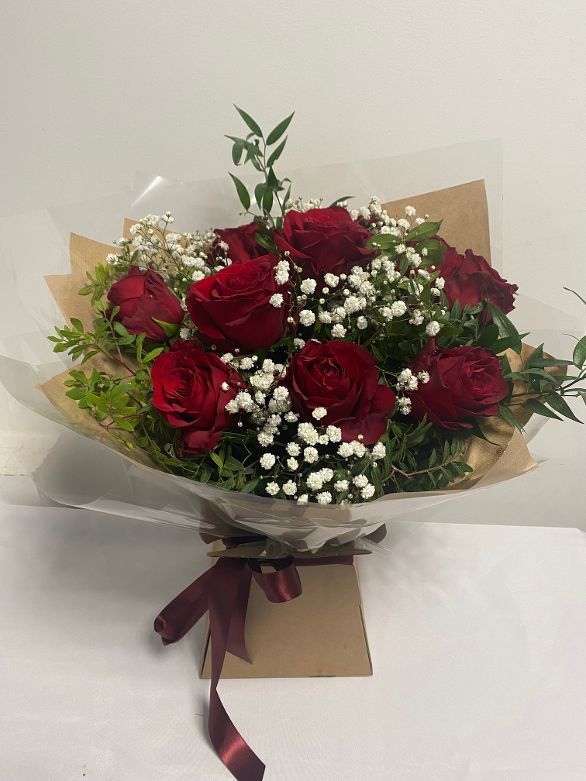12 Red Roses (Shorter stemmed)