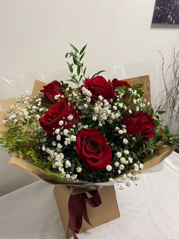 6 Red Roses (shorter stemmed)