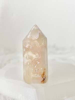 Dainty Flower Agate Tower