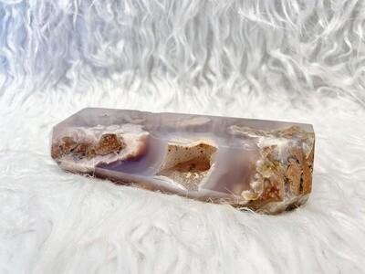 Madame Plume Flower Agate Tower