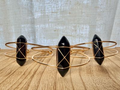 Crystal Point Cangle Bracelet