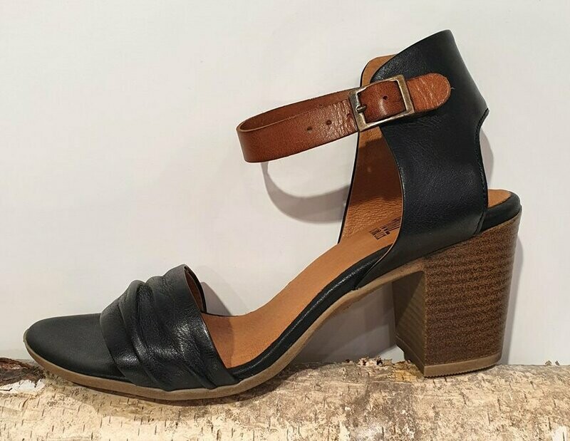 MizMooz Sommerschuh in Schwarz MizMooz Sommerschuh in Schwarz