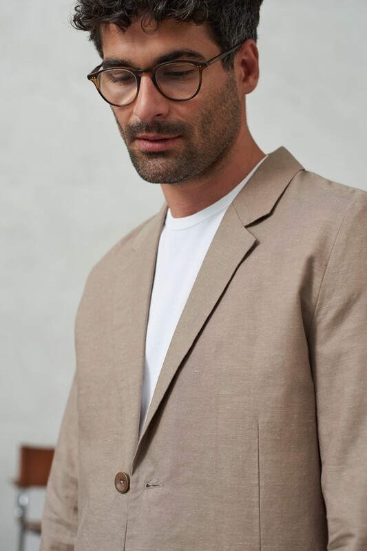 About Companions Sakko About Companions Sakko "Liron" linen
