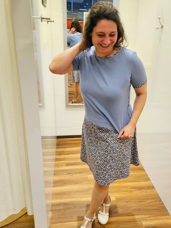 Miranda Merra Rock Miranda Merra Rock "Blumenwiese" blau geblümt