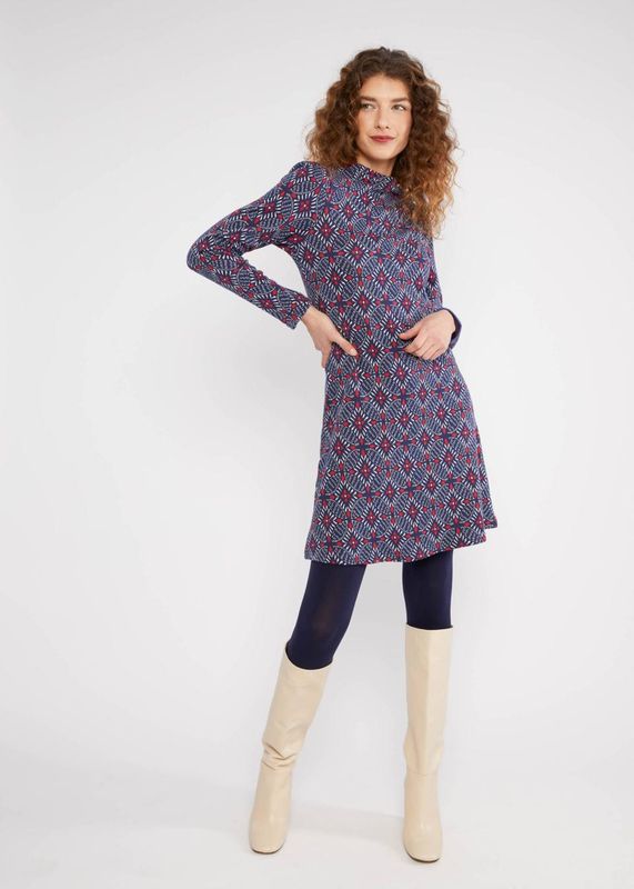Blutsgeschwister Strickkleid "Cosy Zen Tangle" blau/rot gemustert 
