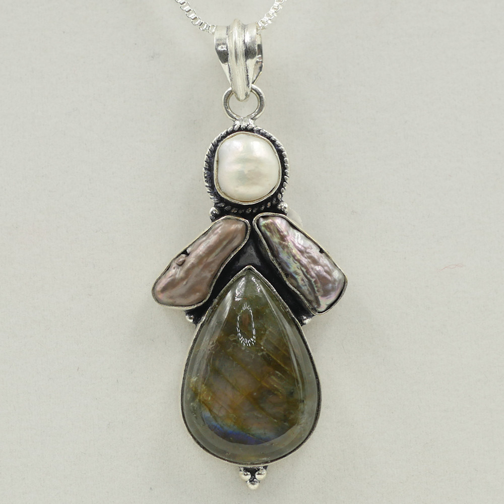Labradorite with Pearl Pendant Labradorite with Pearl Pendant