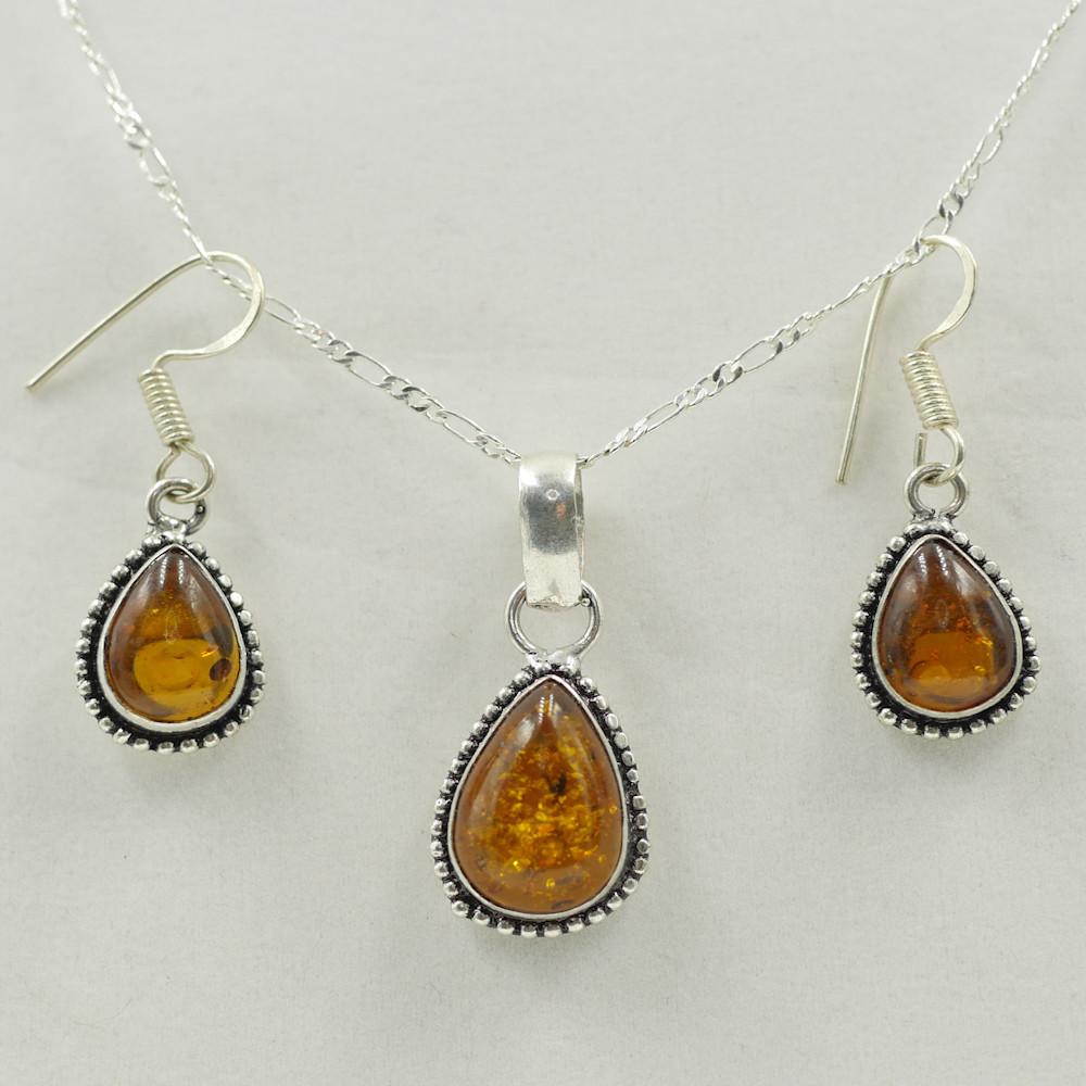 Amber Necklace & Earrings Set Amber Necklace & Earrings Set