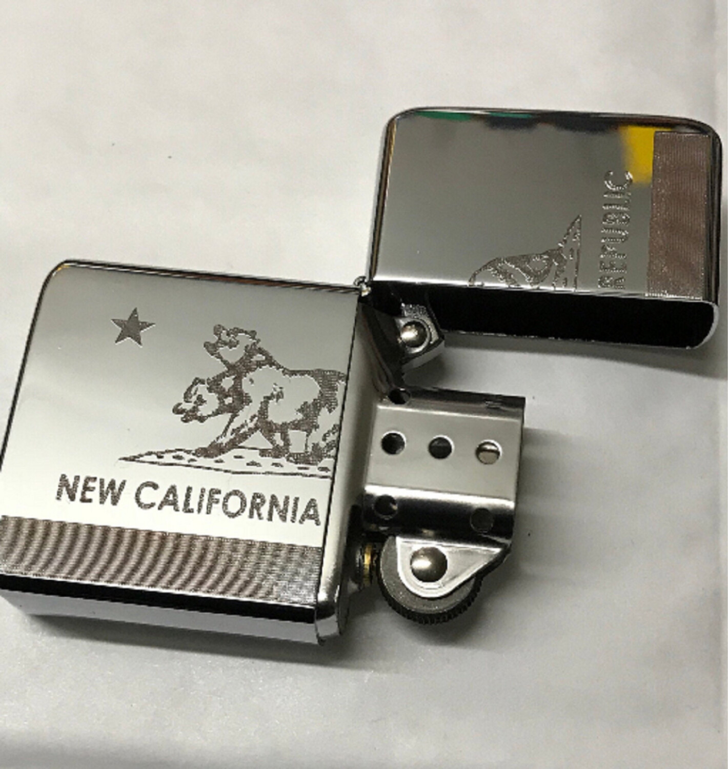 Fallout New Vegas NCR Flag Lighter, Polished Chrome Finish