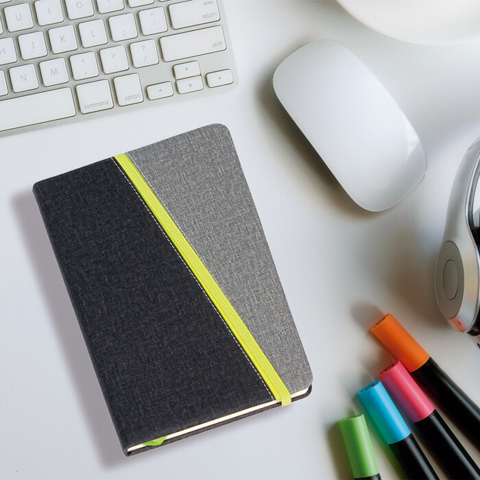 LIBRETA CON PASTA RIGIDA