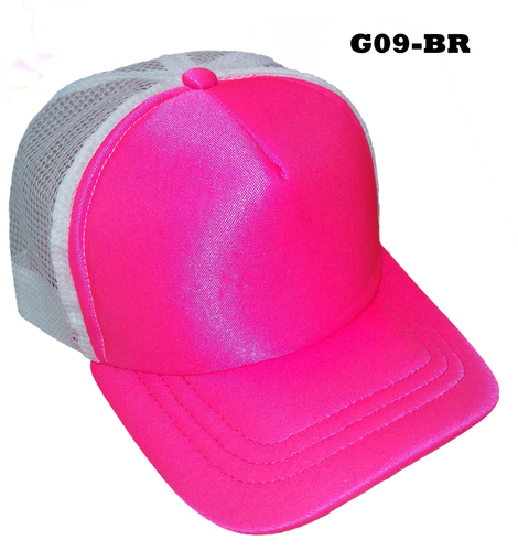 Gorra de malla blanca con frente y visera rosa neó