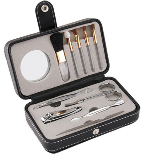 Set de manicure y brochas Young