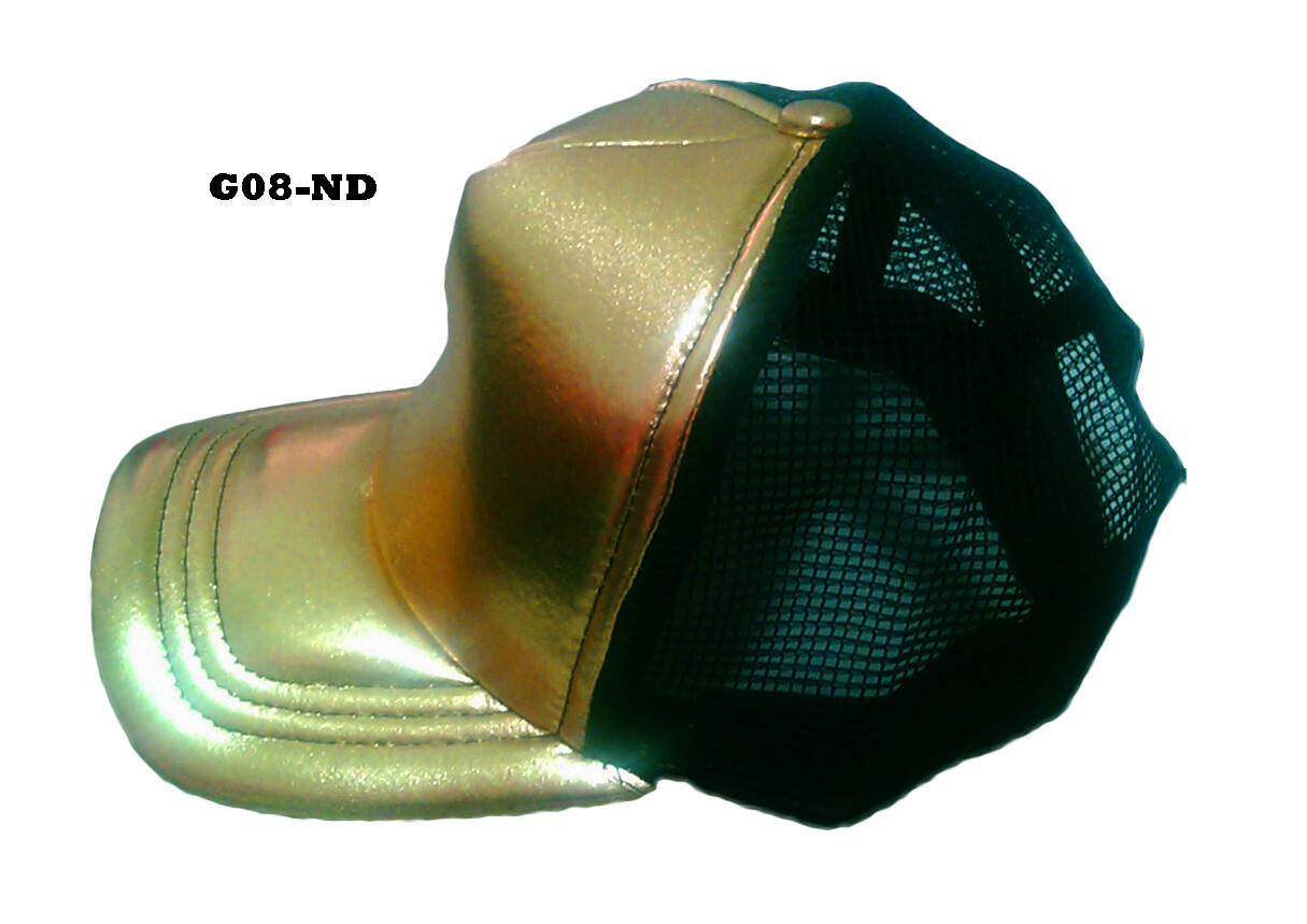 Gorra de malla negra con frente y visera dorada