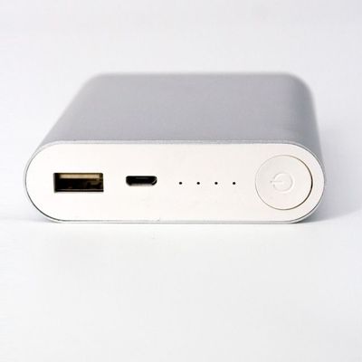 POWER BANK SILVER DE 10,400 mAh