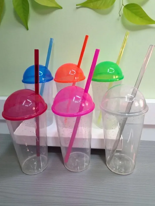 Vaso Frapy con glitter con tapa y popote 450 ml
