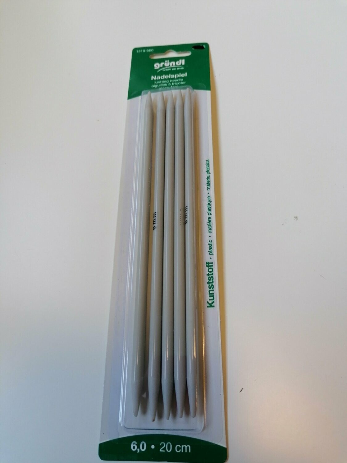 Nadelspiel Kunststoff   1319-600 Stärke 6,0  20 cm