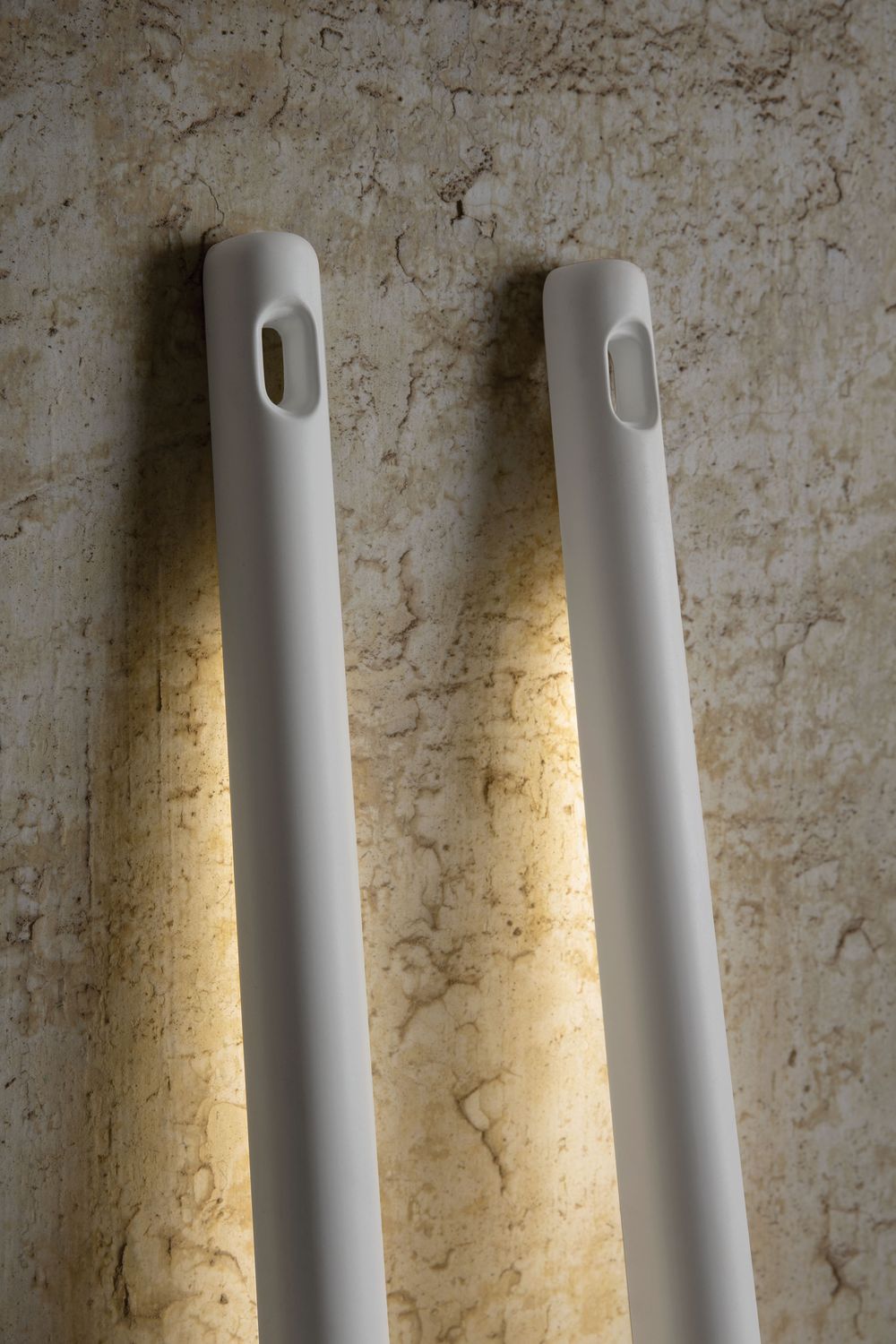TOBIA Stehleuchte Rechen 44x12x165cm, Technopolymer, weiss matt, 220V, 13W, 1430lm, 3000K, Phas.dim.