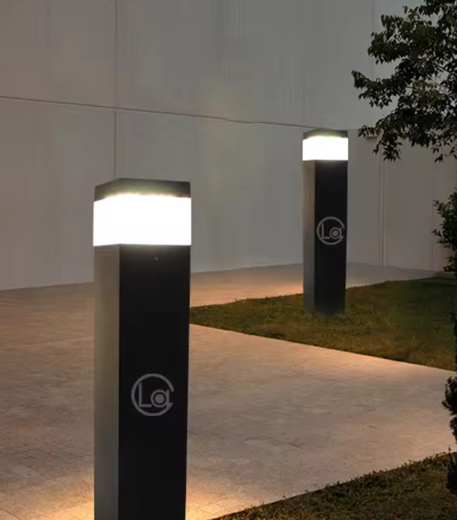 ProLuce® ATRIA Pollerleuchte 150x150x800 mm, 25W, IP65, 1500lm, 3000K, 240VAC, schwarz (RAL9005)