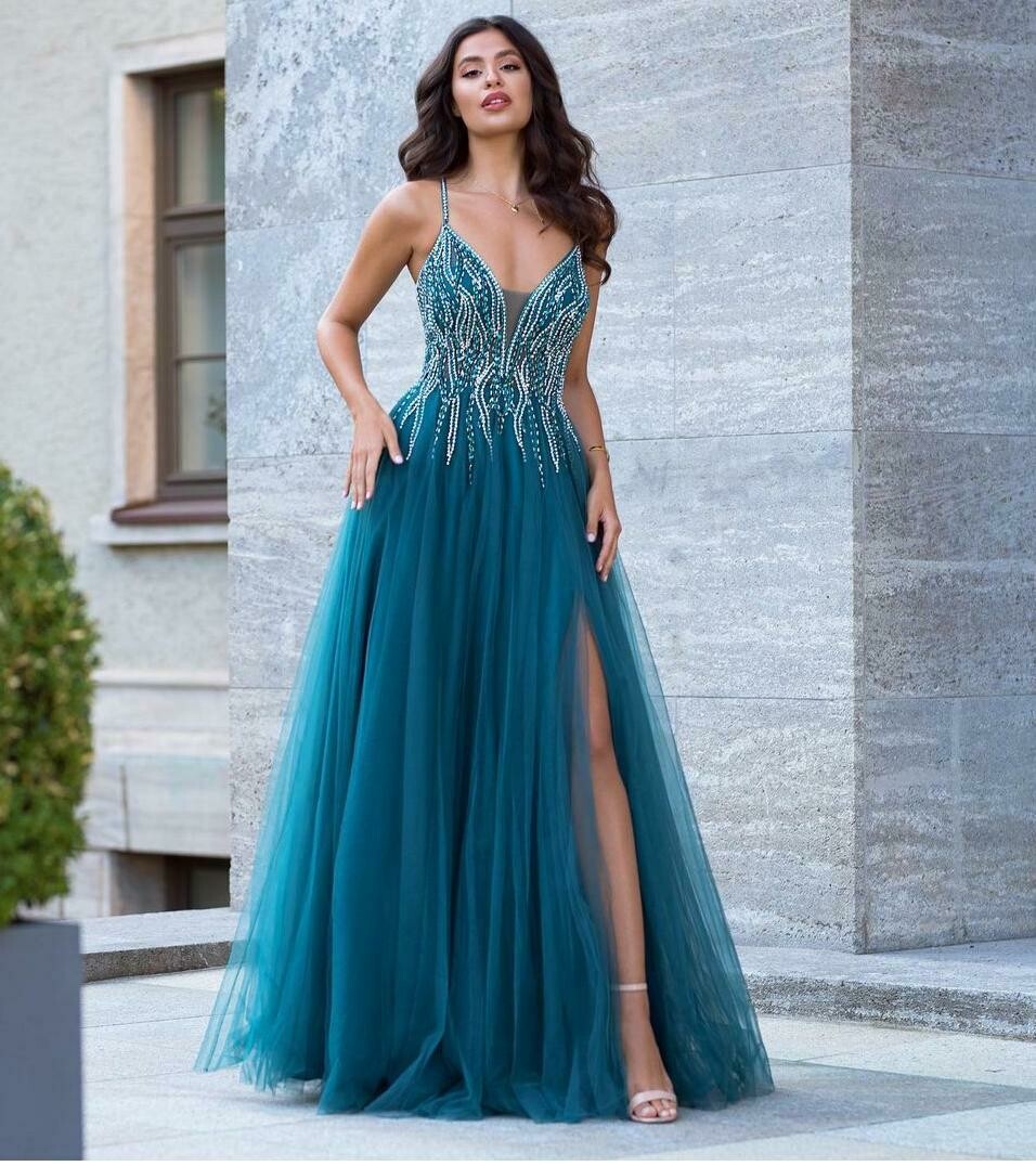 Abito elegante in tulle corpino ricamato