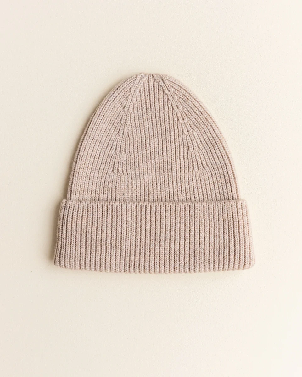 Fonzie Beanie sand
