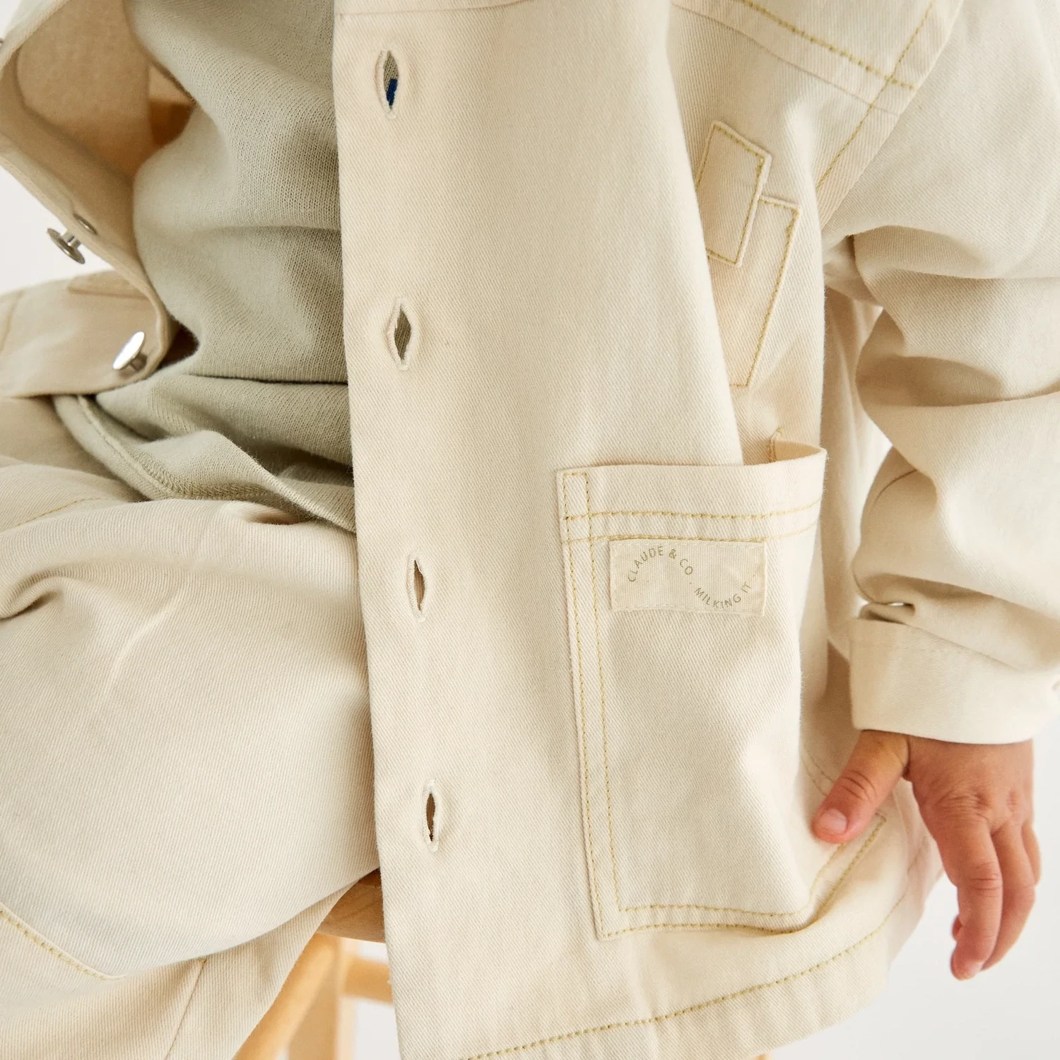 Unisex Patch Jacket Creme