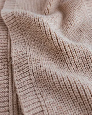 Gustave Scarf sand