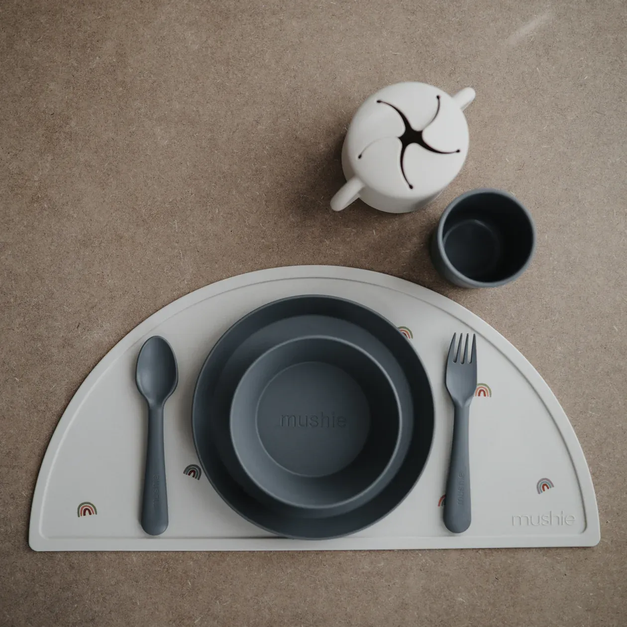 2-Pack Plates Round Smoke
